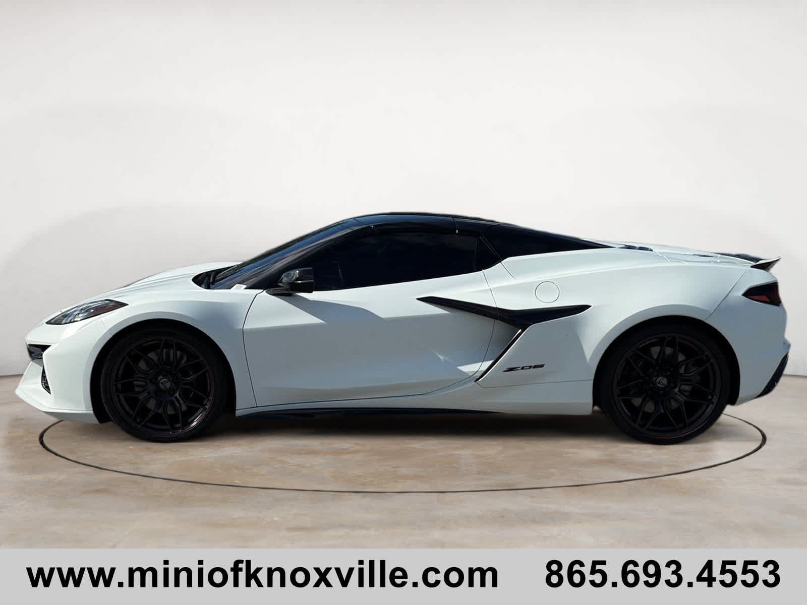Used 2025 Chevrolet Corvette Z06 w/ Stealth Interior Trim Package RWD image 6