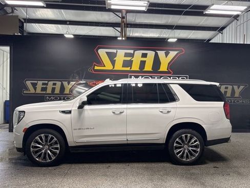 Used 2021 GMC Yukon Denali w/ Denali Premium Package AWD/4WD image 2