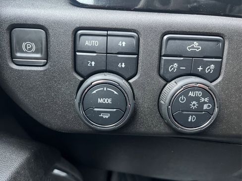 Used 2023 Chevrolet Silverado 1500 RST image 18