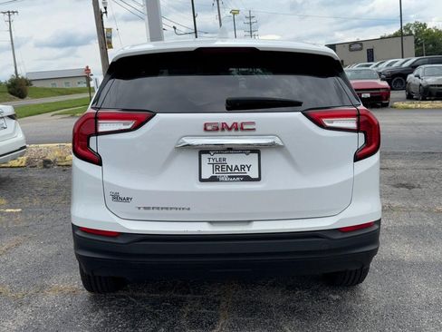 Used 2024 GMC Terrain SLE FWD image 5