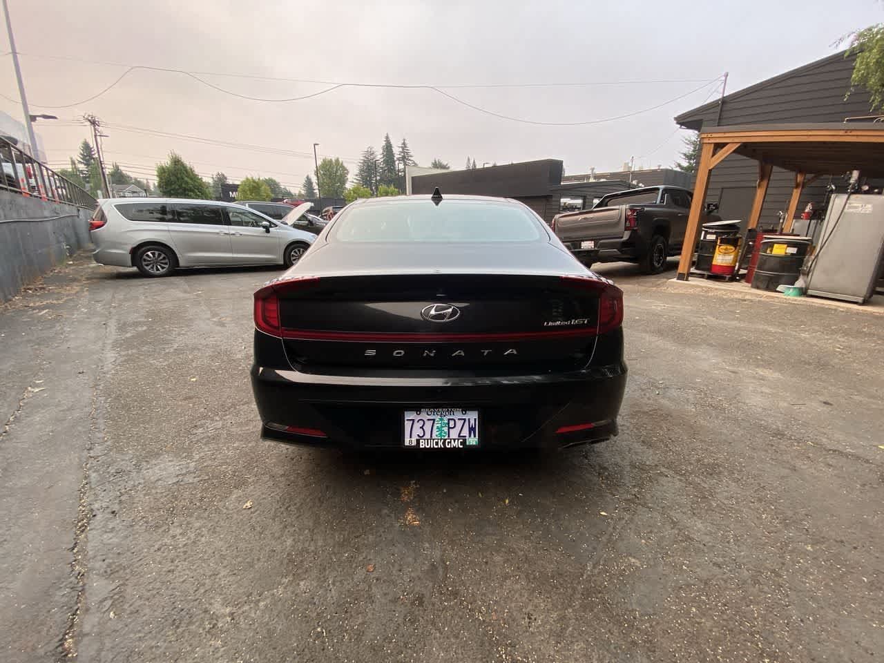 Used 2022 Hyundai Sonata Limited w/ Cargo Package FWD image 5