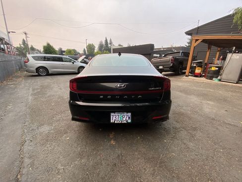 Used 2022 Hyundai Sonata Limited w/ Cargo Package FWD image 5