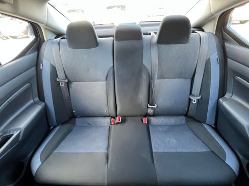 Used 2025 Nissan Versa SV FWD image 38