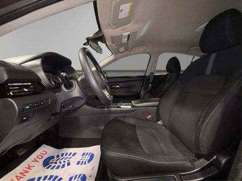 Used 2024 Nissan Sentra SV image 9