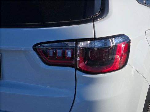 New 2026 Jeep Compass Latitude image 12