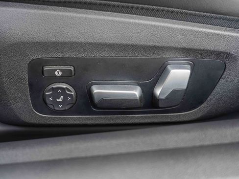 Used 2024 BMW M4 xDrive Competition w/ Executive Package image 28