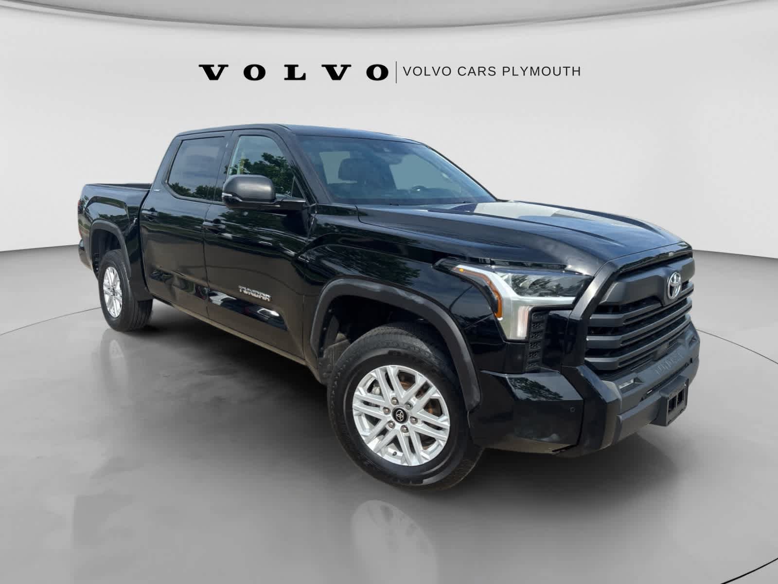 Used 2025 Toyota Tundra SR5 w/ SR5 Premium Package AWD/4WD image 1