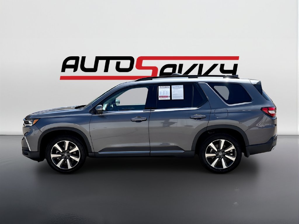 Used 2025 Honda Pilot Touring image 4