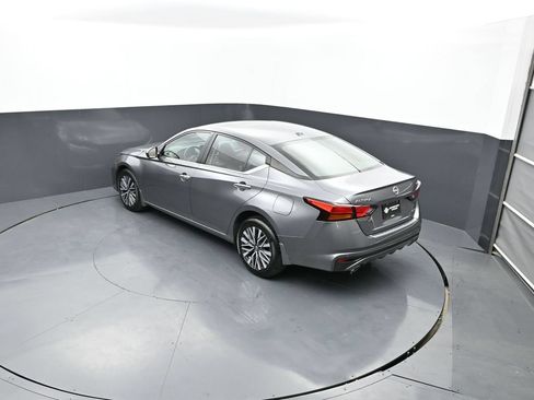 Certified 2023 Nissan Altima 2.5 SV w/ SV Premium Package AWD/4WD image 41