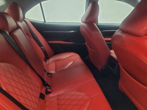 Used 2019 Toyota Camry SE image 19