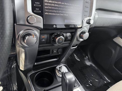 Certified 2020 Toyota 4Runner SR5 AWD/4WD image 15