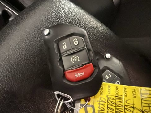 Used 2023 Jeep Wrangler Unlimited w/ Convenience Group AWD/4WD image 24