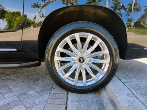 Used 2022 Cadillac Escalade ESV Luxury RWD image 50