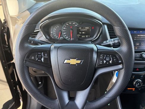 Used 2022 Chevrolet Trax LS w/ Tint and Cruise Package AWD/4WD image 24