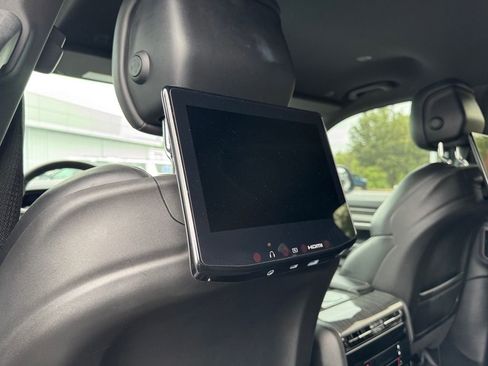 Used 2022 Jeep Wagoneer Series III w/ Rear Seat Video Group 1 image 16