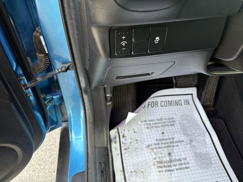 Used 2016 Kia Soul + w/ Designer's Package FWD image 12