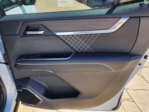 New 2026 GMC Acadia Denali w/ Super Cruise Package FWD image 45