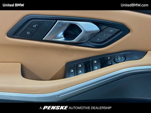 Used 2025 BMW 330i Sedan w/ Premium Package RWD image 3
