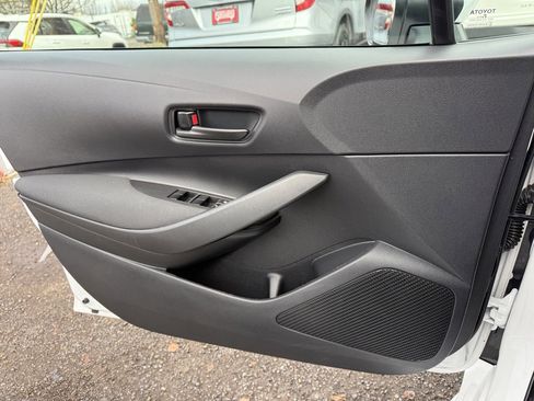 Used 2022 Toyota Corolla LE image 20