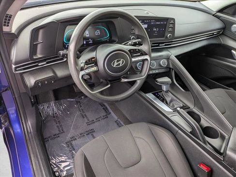 Used 2024 Hyundai Elantra SE FWD image 10