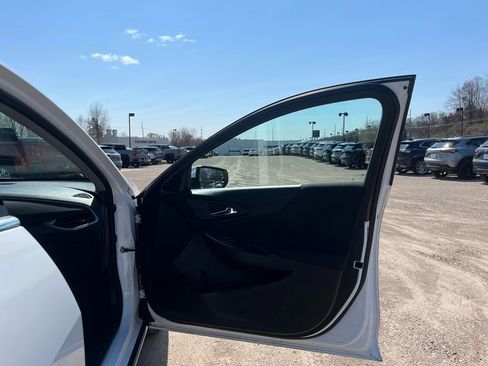 Used 2023 Chevrolet Malibu LT FWD image 30