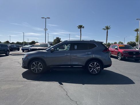 Used 2019 Nissan Rogue SL w/ Premium Package FWD image 9