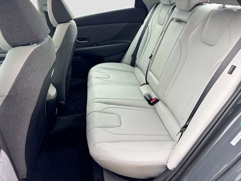 Used 2025 Hyundai Elantra Limited image 26