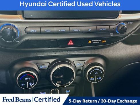 Certified 2023 Hyundai Venue SEL image 19