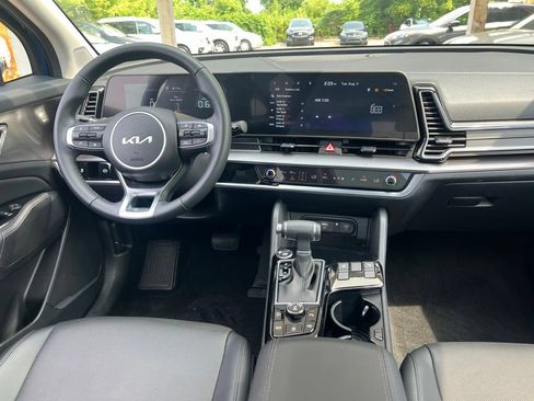 Certified 2025 Kia Sportage EX w/ Premium Package AWD/4WD image 19