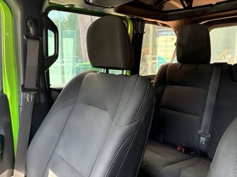Used 2018 Jeep Wrangler Unlimited Sport AWD/4WD image 21