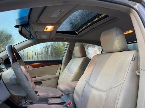 Used 2012 Toyota Avalon Limited FWD image 6