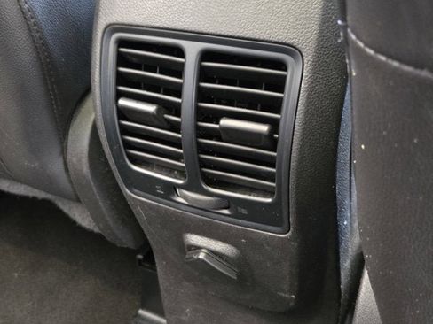 Used 2017 Ford Escape SE w/ SE Sport Appearance Package image 9