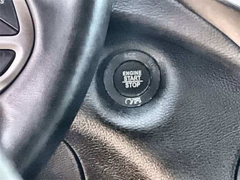 Used 2021 Jeep Cherokee Latitude Lux w/ Comfort/Convenience Group image 28