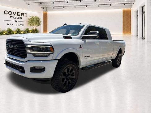 Used 2022 RAM 2500 Laramie w/ Night Edition AWD/4WD image 4