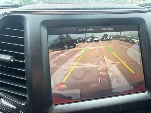 Used 2019 Jeep Cherokee Trailhawk AWD/4WD image 23