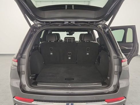 Used 2022 Jeep Grand Cherokee Overland w/ Adv Protech Group III image 33