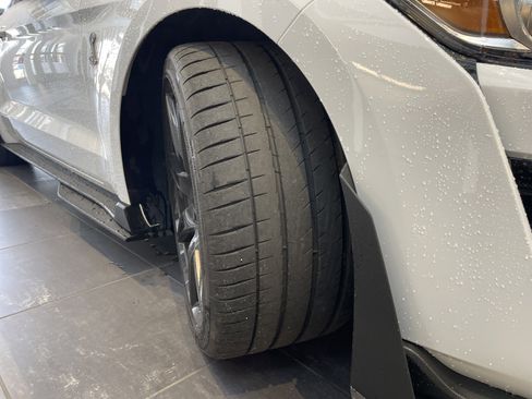 Used 2021 Ford Mustang Shelby GT500 w/ Carbon Fiber Track Pack image 13