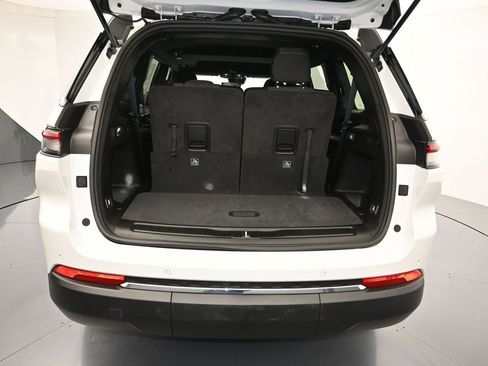 New 2025 Jeep Grand Cherokee L Laredo image 27