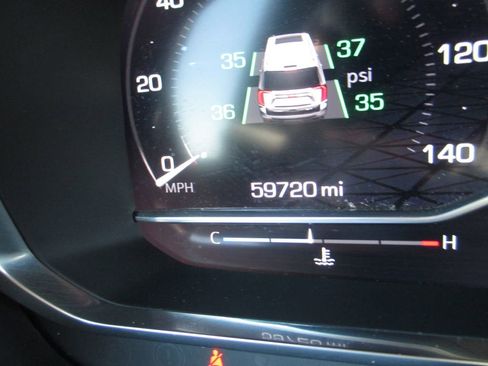 Used 2023 GMC Yukon SLT AWD/4WD image 32