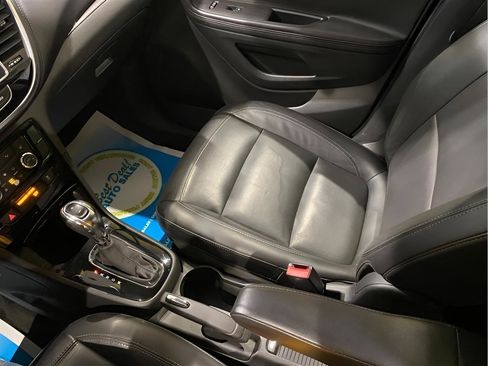 Used 2018 Buick Encore Essence FWD image 16