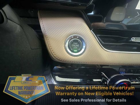New 2026 Chevrolet Equinox ACTIV w/ Convenience Package III image 17