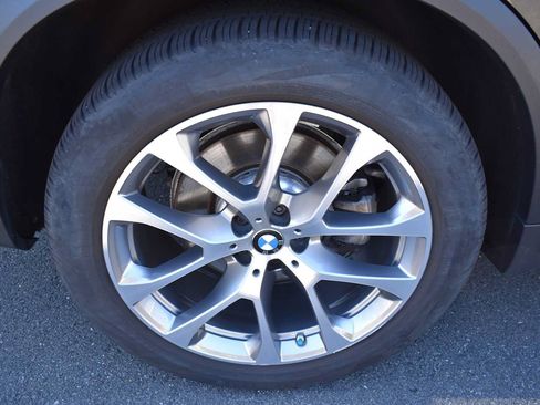 Used 2024 BMW X5 xDrive40i w/ Premium Package AWD/4WD image 7