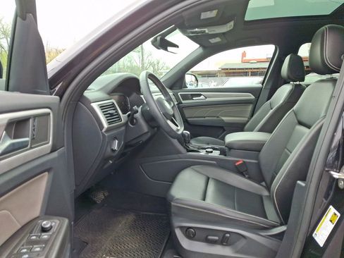 Certified 2022 Volkswagen Atlas Cross Sport SE image 13