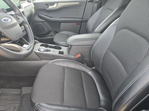 Certified 2025 Ford Escape PHEV image 9