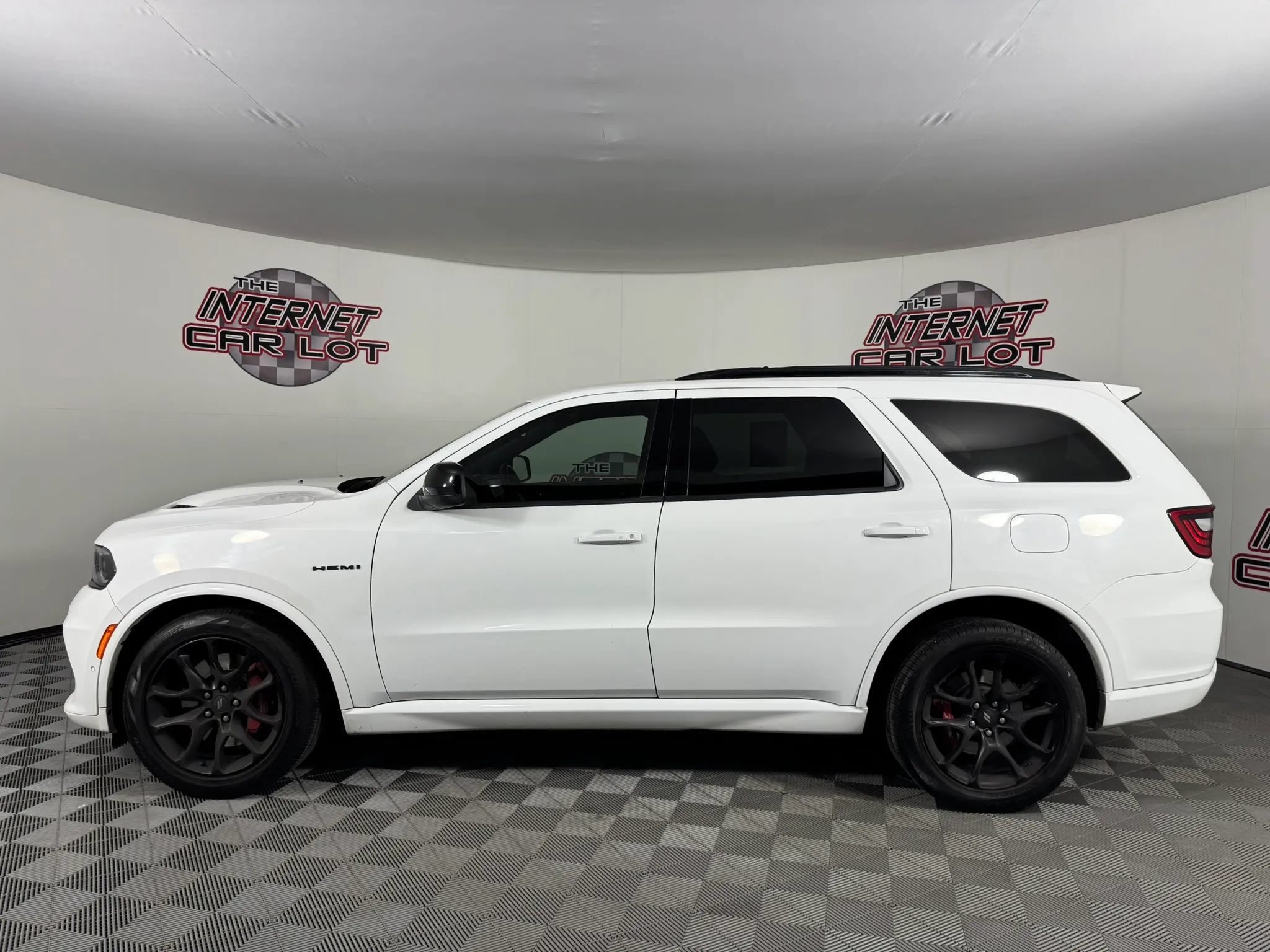 Used 2024 Dodge Durango R/T w/ Tow 'N Go Package AWD/4WD image 4