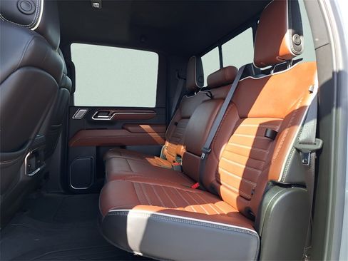 Used 2024 GMC Sierra 2500 Denali Ultimate image 26