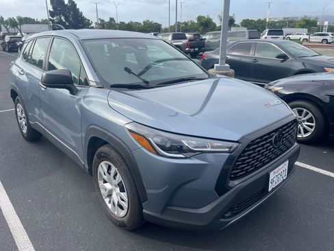 Used 2023 Toyota Corolla Cross L AWD/4WD image 2