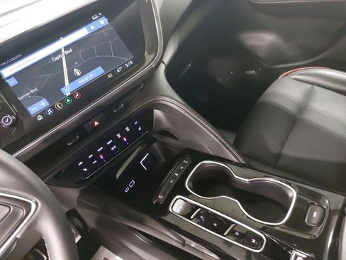 Used 2022 Buick Envision Essence w/ Technology Package II image 26