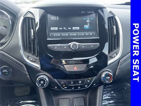 Used 2018 Chevrolet Cruze Premier image 22