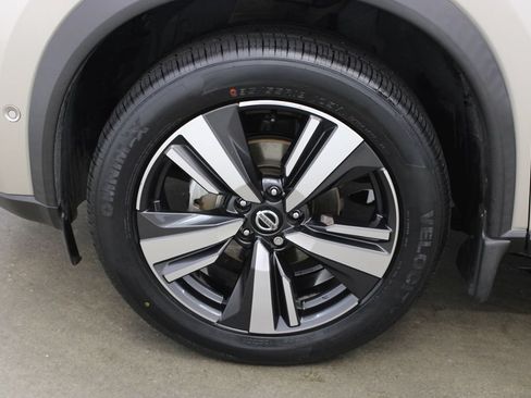 Used 2021 Nissan Rogue Platinum FWD image 31